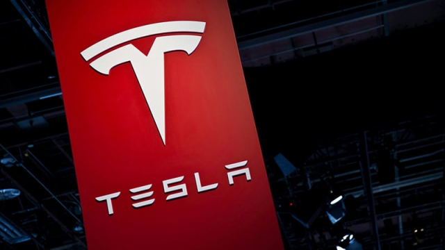 Криптозлодеи покусились на компанию Tesla
