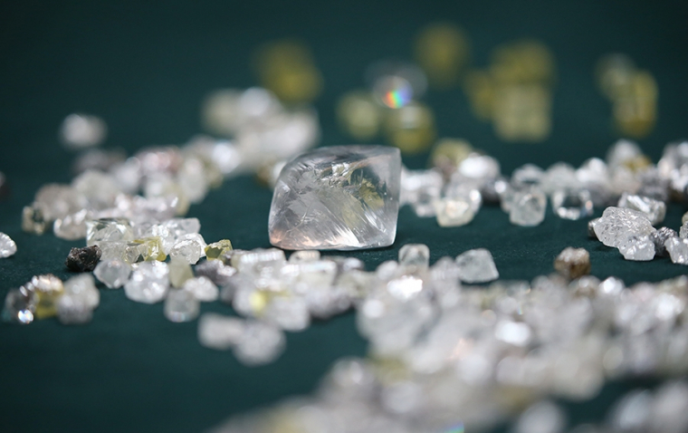 Russian Diamond Giant Signs Onto De Beers' Blockchain Tracking Platform