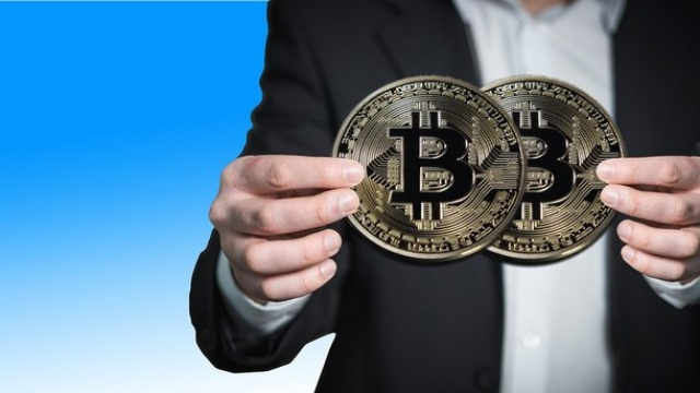 Власти Швеции начали принимать Bitcoin