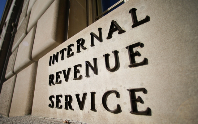 US Lawmakers 'Strongly Urge' IRS to Update Crypto Tax Guidance