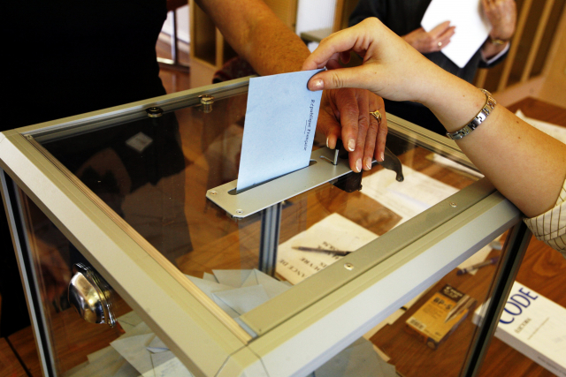 West Virginia to introduce mobile phone voting for midterm elections